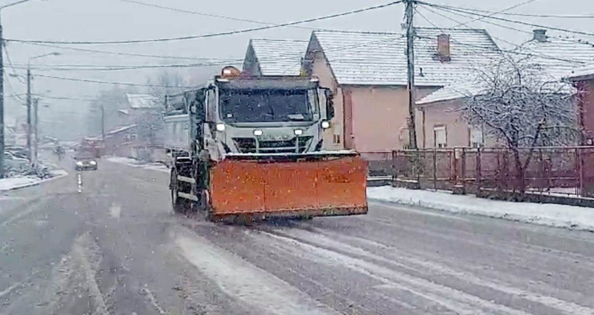 ЧИШЋЕЊЕ СНЕГА