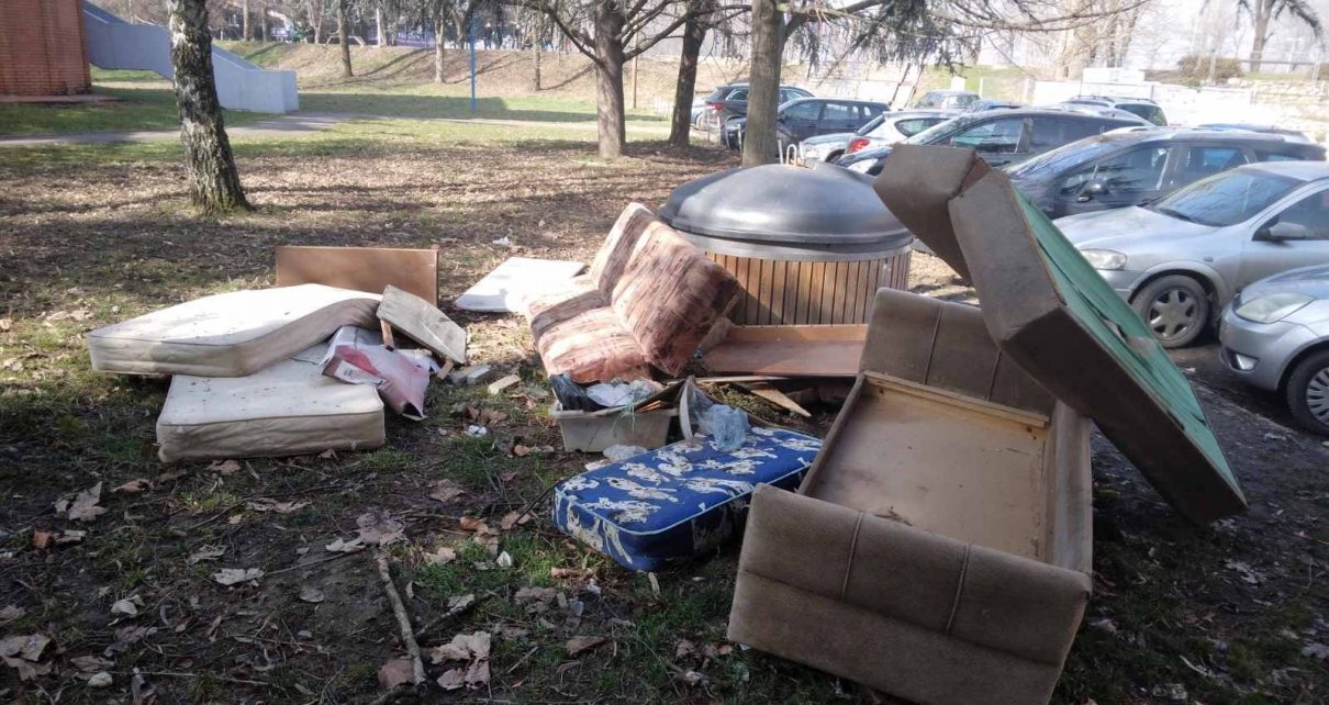 дивља депонија