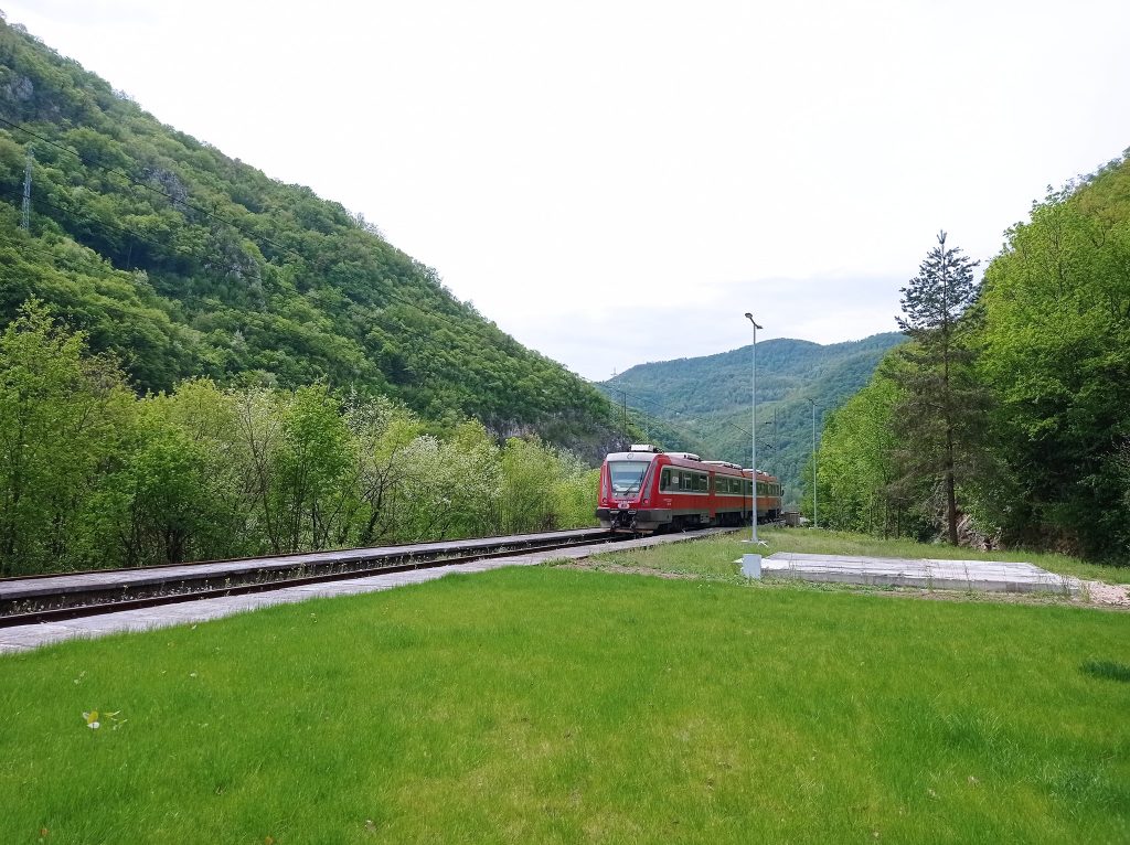 Пролеће, воз, фото: Мима Зиндовић
