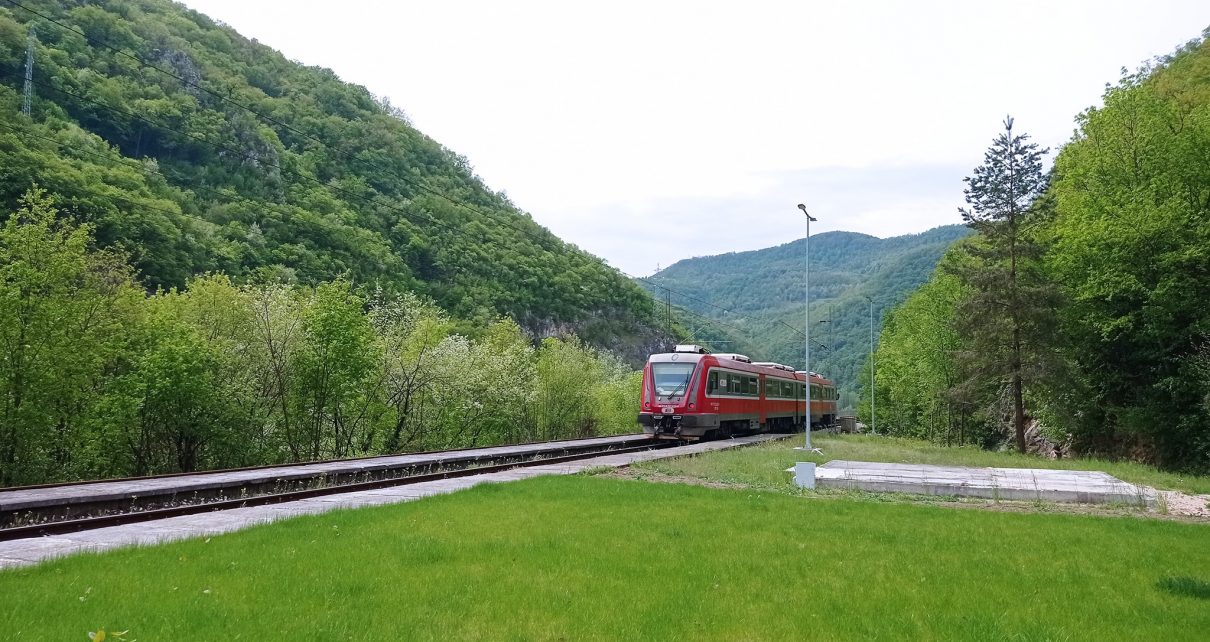 Пролеће, воз, фото: Мима Зиндовић