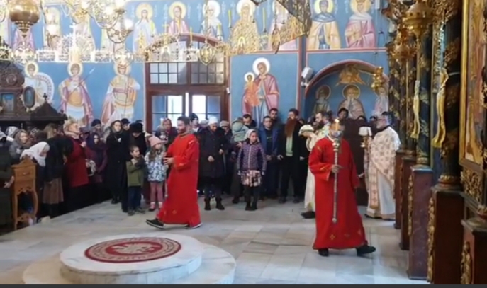 црква