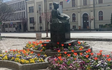 НАДЕЖДА ИСПРЕД ГРАДСКЕ УПРАВЕ, ФОТО: МИМА ЗИНДОВИЋ